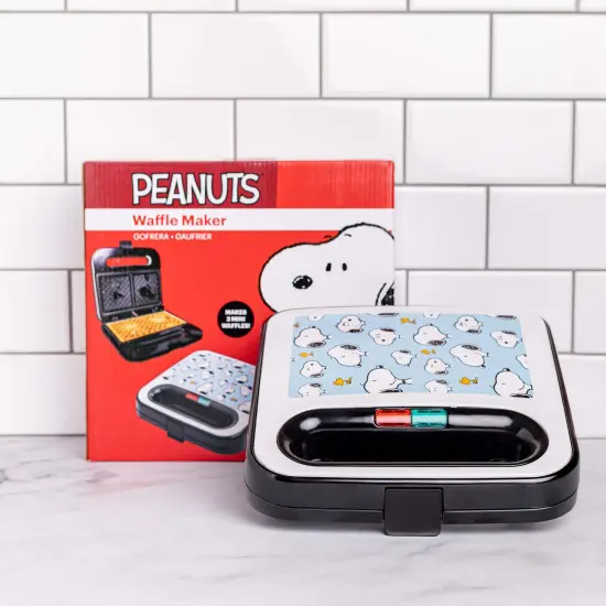 Uncanny Brands Peanuts Snoopy & Woodstock Double-Square Waffle Maker {6}