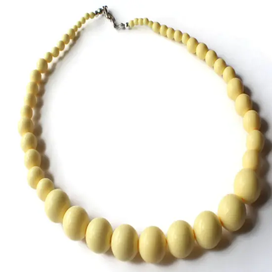 16 Inch Yellow Graduated Bead Necklace Vintage Necklace bL2 {3}