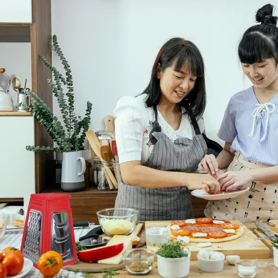 Avon 8.25" Red Collapsible Box Kitchen Grater {6}