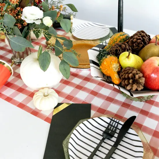 Elegant Black & Gold Guest Napkins &ndash; Metallic Foil Luxury Napkins for Weddings, Parties & Special Events {2}