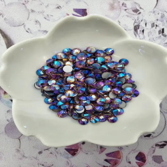 Light Amethyst AB - KiraKira Glass Rhinestones by CrystalNinja {1}