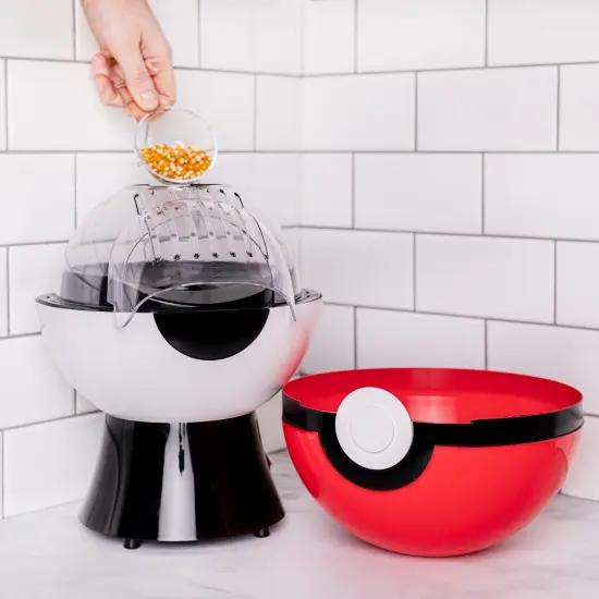 Uncanny Brands Pok&eacute;mon Pokeball Popcorn Maker {2}