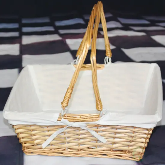 Rectangular Willow Basket with White Fabric Lining {3}