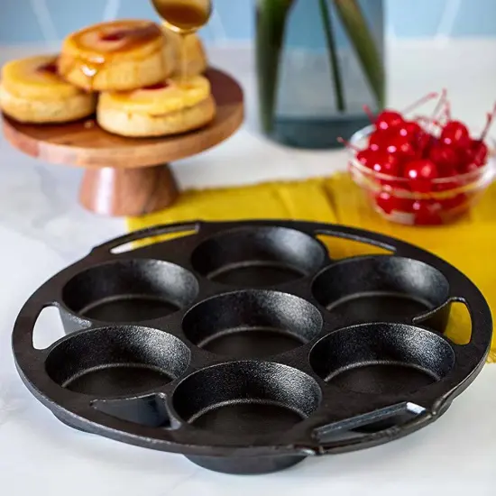 Lodge Cast Iron Mini Cake Pan, Pre-seasoned and Made in USA, Makes 6 Small Cakes {3}