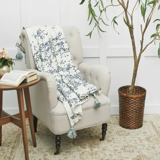 Esha Blue & White Damask Pattern Super Soft Cozy Accent Accent Throw Blanket {4}