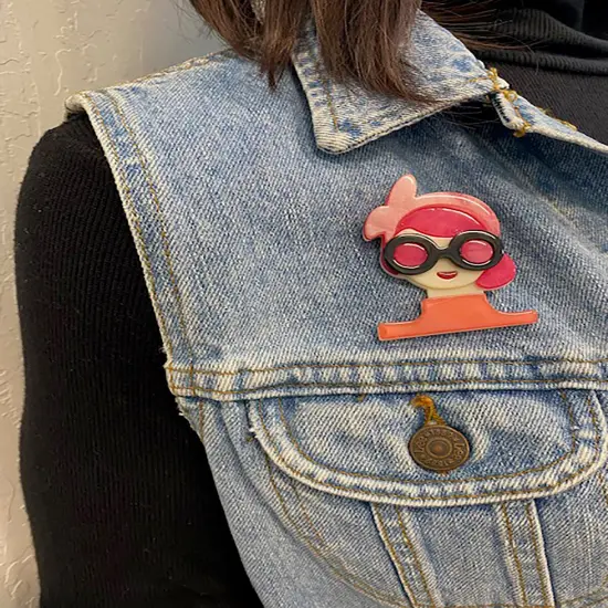 Wrapables Acrylic Fashion Brooch Pin for Sweaters, Coats, Scarves, and Bags, Bowknot Pink {4}