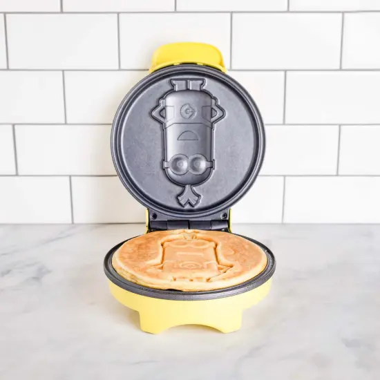 Uncanny Brands Minions Kevin Pancake Maker {3}