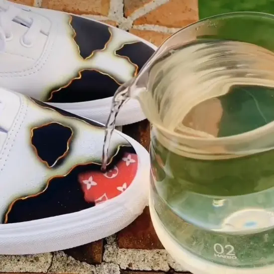 Universal Magic Paints Thermochromic Heat Sensitive for Secret Messages Color Changing T-Shirts & Shoes Black to colorless {6}