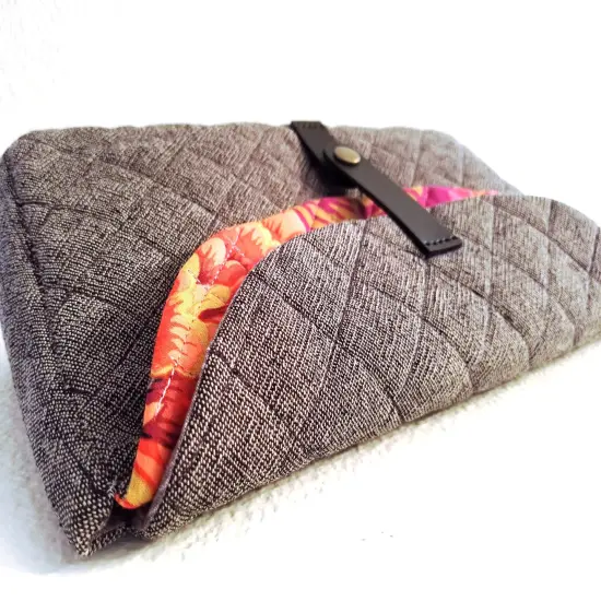 [DIY Bag Pattern] New Moon Clutch {3}