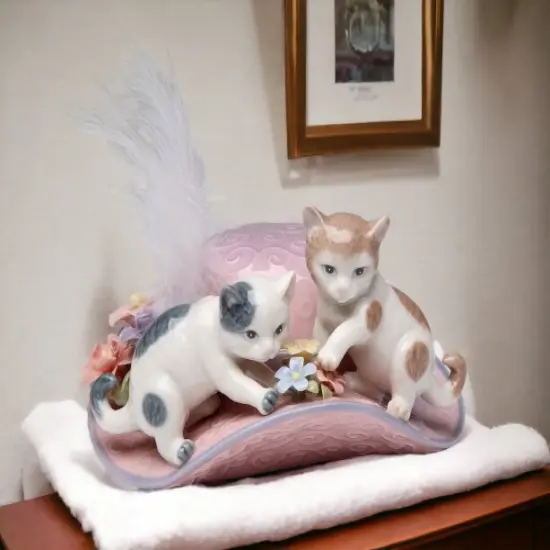 Ceramic Kittens Playing on Hat with Flowers Music Box, Home D&eacute;cor, Gift for Her, Gift for Mom, Kitchen D&eacute;cor, Cat Lovers Gift, Pet Loss Gift {2}