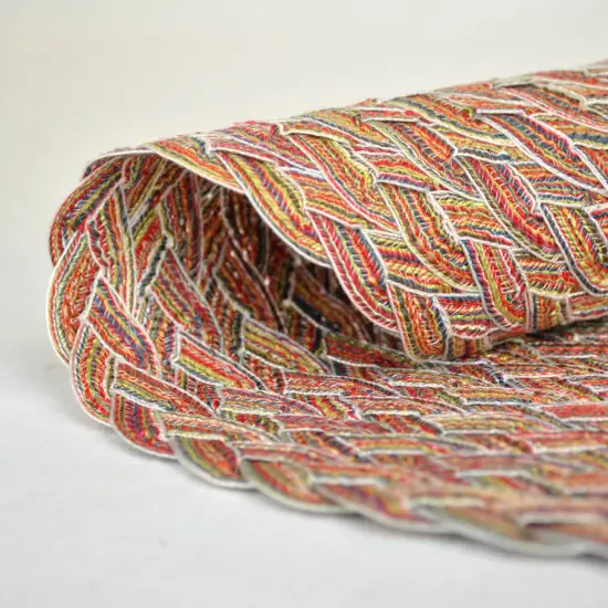 DII Variegated Red Round Polypropylene Woven Placemat (Set of 6) {2}