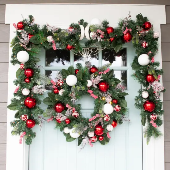 Lighted Christmas Wreath - Nordic {5}