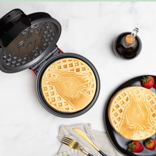 Uncanny Brands Pok&eacute;mon Charizard Waffle Maker {2}