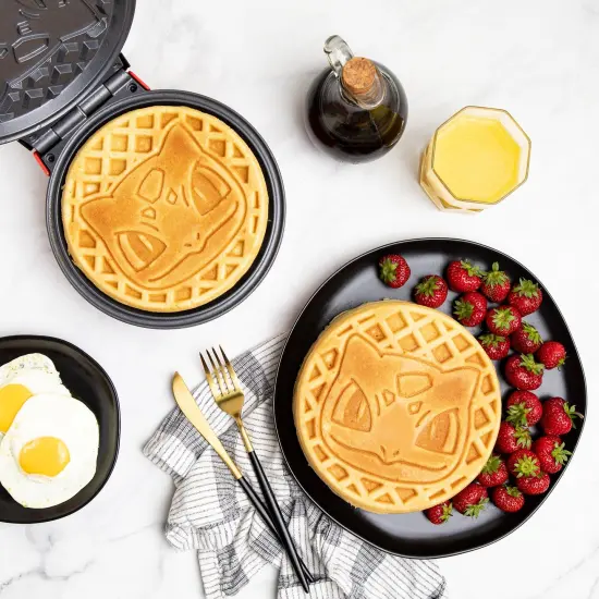 Uncanny Brands Pokemon Bulbasaur Waffle Maker {2}