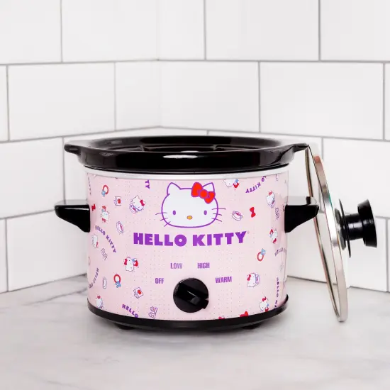 Uncanny Brands Hello Kitty 2 QT Slow Cooker {4}