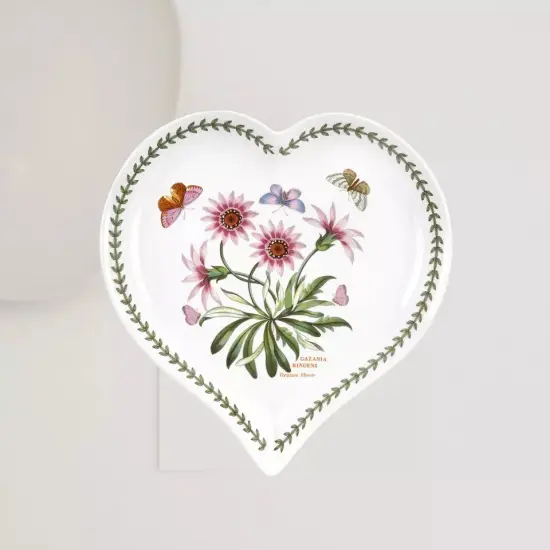 Portmeirion Botanic Garden 9 Inch Heart Dish - Treasure Flower {2}