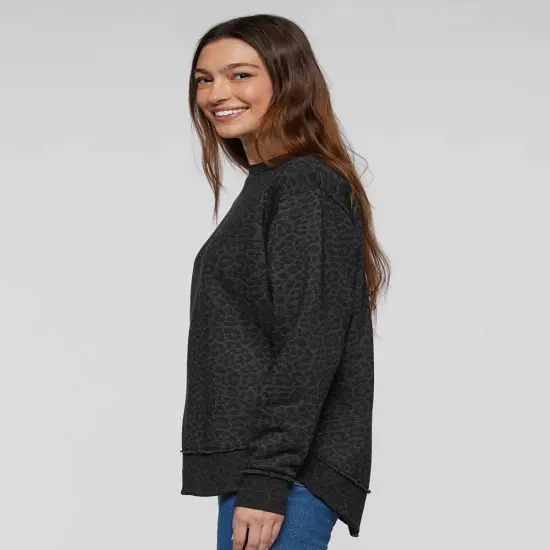 LAT&reg; Women's Weekend Fleece Crewneck Long Sleeve Sweatshirt {6}