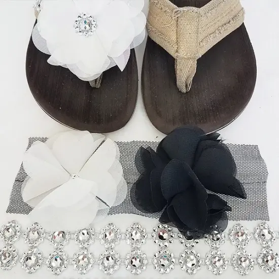 Vanya 1/2" Rhinestone Floral Motifs Chain Trim {3}