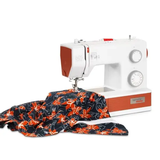 Bernette b05 Crafter Swiss Design Mechanical Sewing Machine {4}