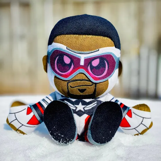 Bleacher Creatures Marvel Captain America (Sam Wilson) 8" Kuricha Sitting Plush {6}