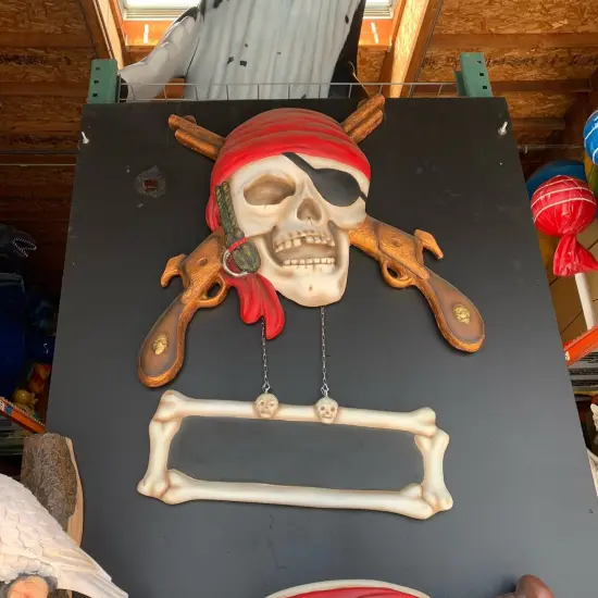 Pirate Skull Gun Sign Statue {3}