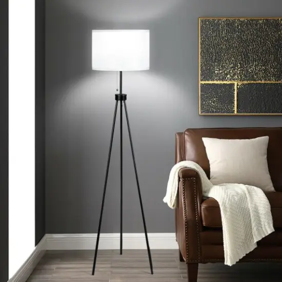 Modern Metal Tripod Floor Lamp with Chain Switch Perfect for Any Room {3}