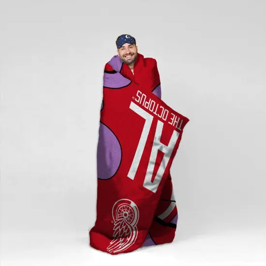 Sleep Squad Detroit Red Wings Rally Al 60&rdquo; x 80&rdquo; Raschel Plush Hockey Blanket {5}