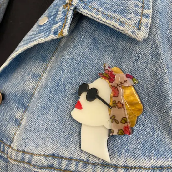 Wrapables Acrylic Fashion Brooch Pin for Sweaters, Coats, Scarves, and Bags, Retro {3}