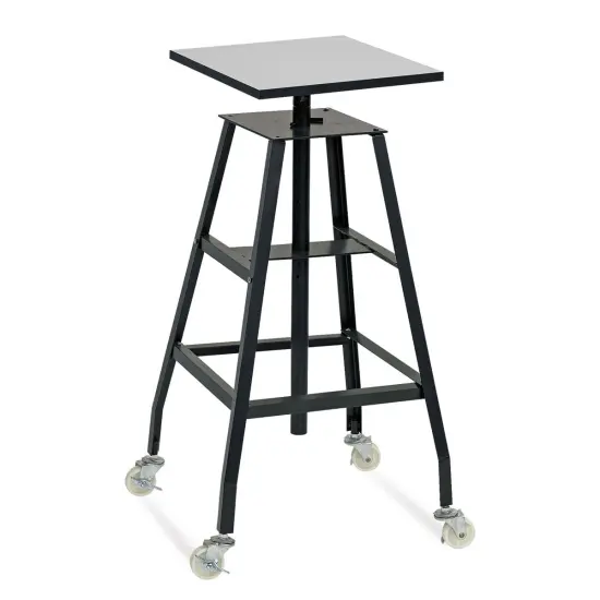 Richeson Sculpture Stand {1}