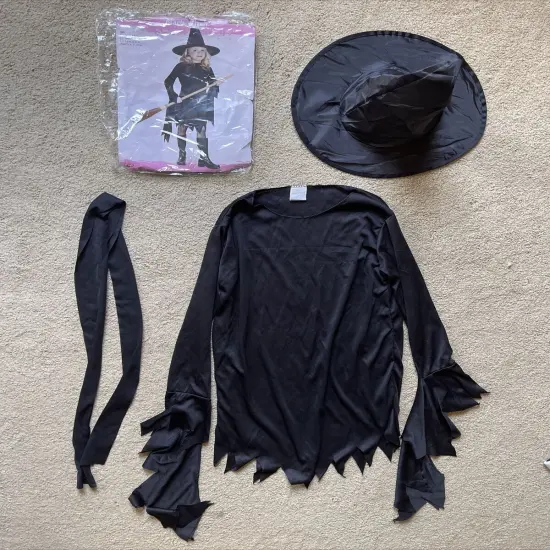 Fun World Child Witch Costume {2}