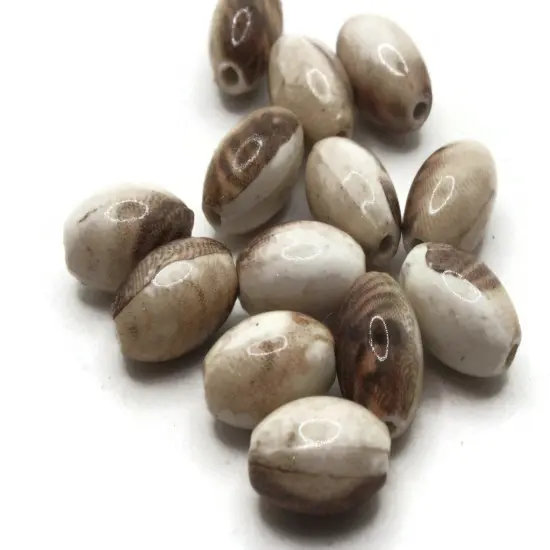 15 13mm Brown and Cream Plastic Oval Beads {4}