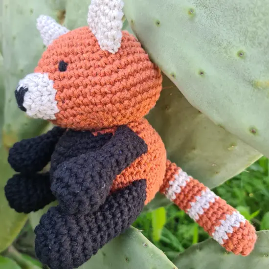 Hoooked Amigurumi DIY Kit W/Eco Barbante Yarn-Red Panda Ling {2}