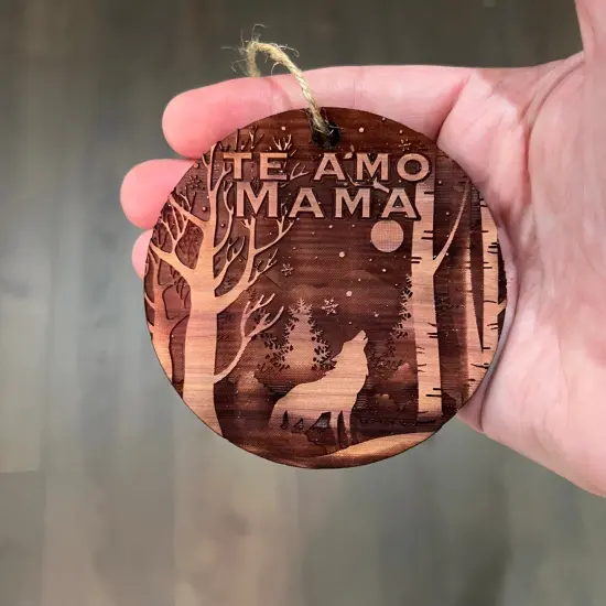Te Amo Mama Winter Wolf - Cedar Ornament {4}