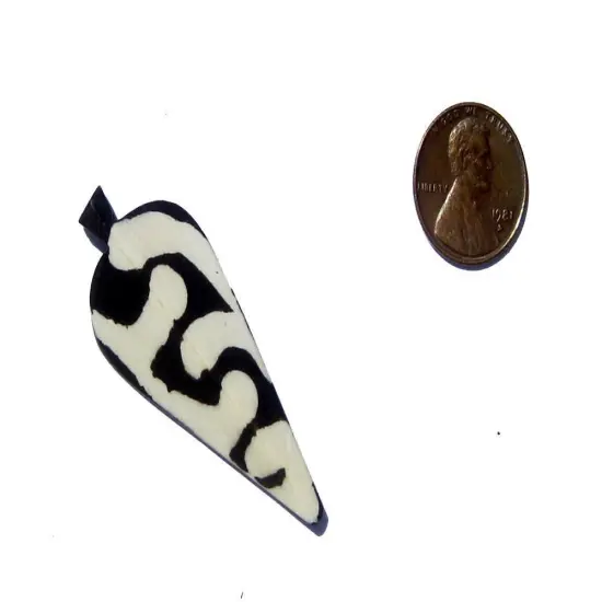 The Bead Chest Traditional Batik Bone Arrow Pendant 22mm Kenya African Black and White Handmade {2}