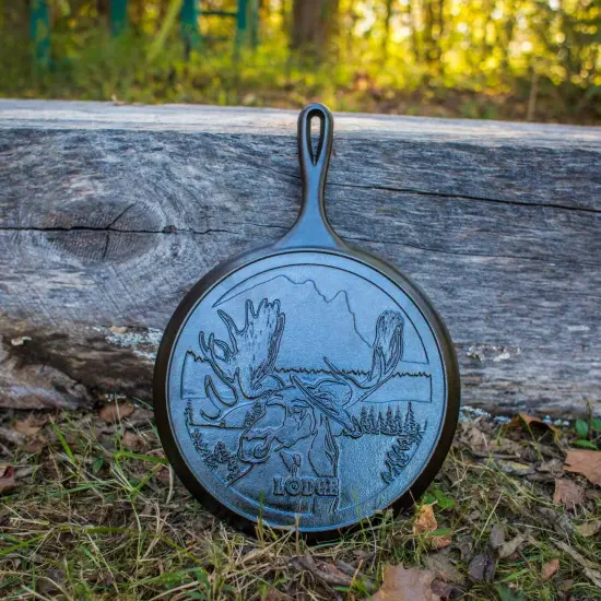 Lodge L9OGWLMO Wildlife Series Moose Pre Seasoned 10.5 in Round Griddle Pan {5}