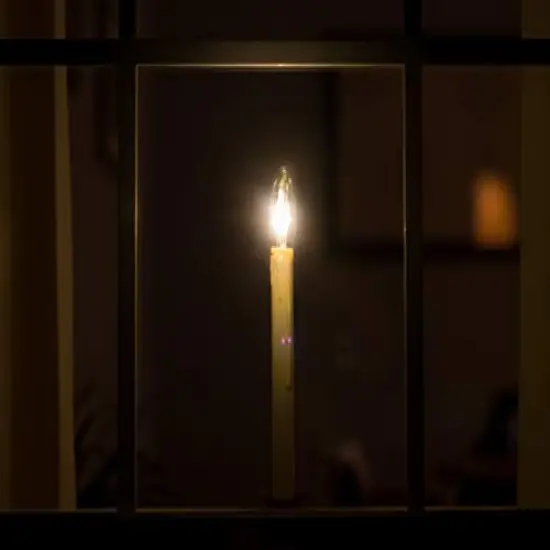 Set of 4 Battery Operated Replacement Window Candle Bulbs with Dual Intensity LED for 3xAA and 4xAA Candles Soft Twinkle {3}