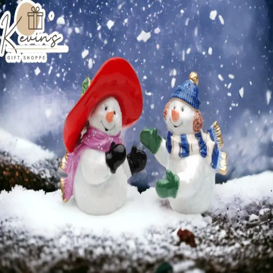 Ceramic Christmas Snowman Couple Salt & Pepper Shakers, Home D&eacute;cor, Gift for Her, Gift for Mom, Kitchen D&eacute;cor, Christmas D&eacute;cor {1}