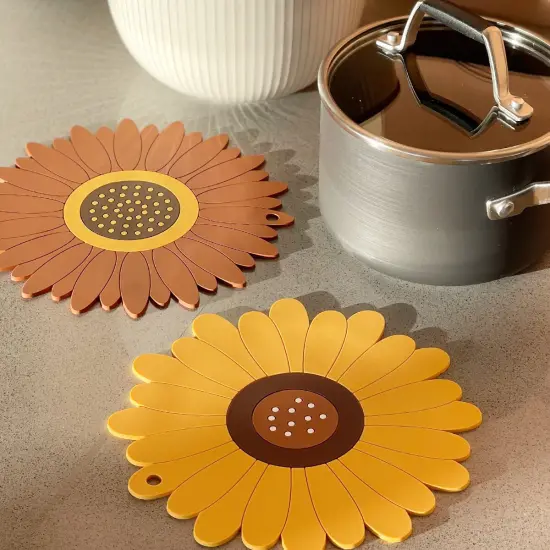 Wrapables Sunflower Coasters, Trivet Mats, Pot Holders for Cups, Drinks, Pots and Pans (Set of 2) Large {4}