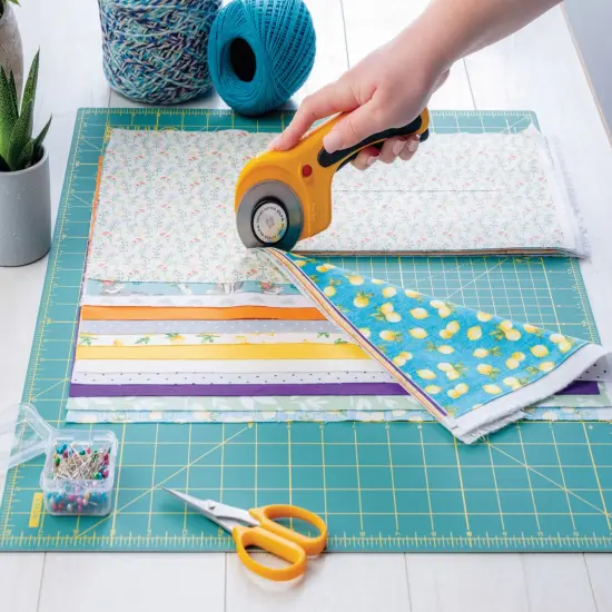 OLFA Ergonomic Rotary Cutter 60mm {3}