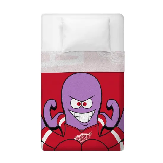 Sleep Squad Detroit Red Wings Rally Al 60&rdquo; x 80&rdquo; Raschel Plush Hockey Blanket {3}