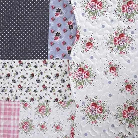 3-Piece Cotton Blend Reversible Quilt Set {3}