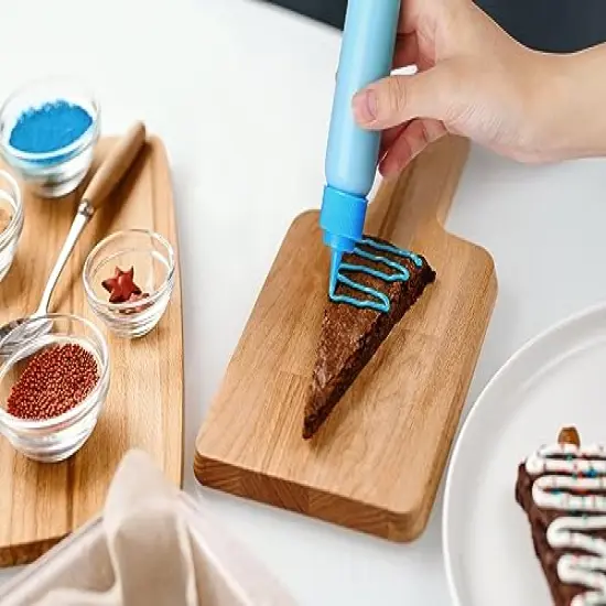 Cookie Icing Bottles, 6 Squeeze Applicator Bottles, 2 each (1, 2 and 4 ounces), Royal Icing Tools, Cake Sugar Cookie Decorating Supplies, Food Coloring, Frosting, Pancake Arts and Crafts Kit {5}