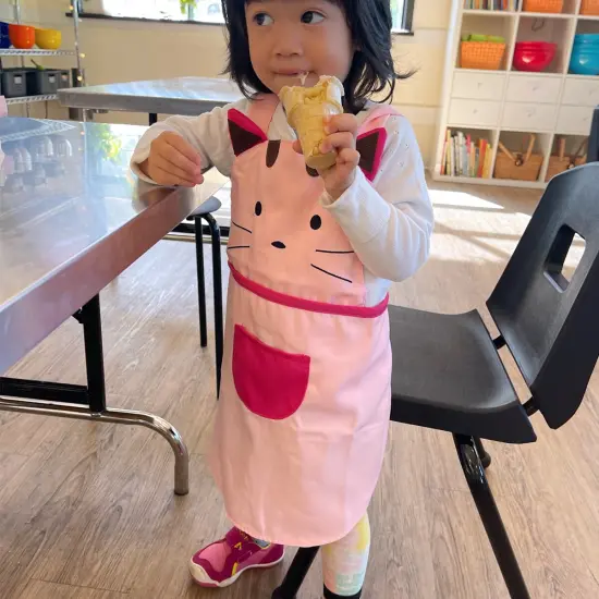 Wrapables Cute Pink Kitty Children's Apron {6}