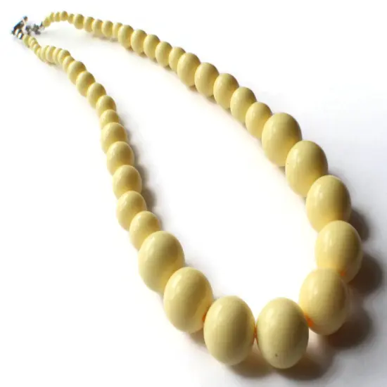 16 Inch Yellow Graduated Bead Necklace Vintage Necklace bL2 {1}