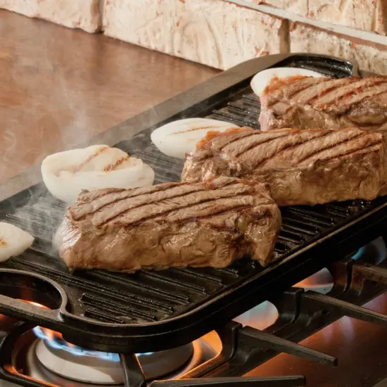 Lodge Logic Cast Iron 2-Sided Pro Griddle {6}