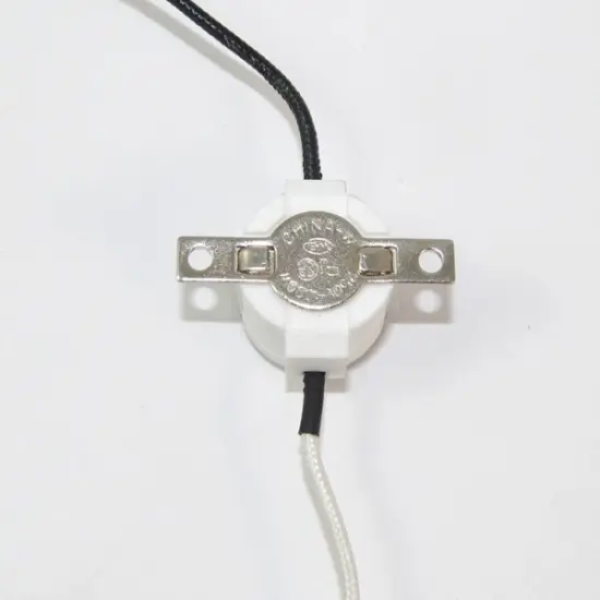 Satco 90-1080 E11 Mini Candelabra Socket Halogen Lamp holder White {2}