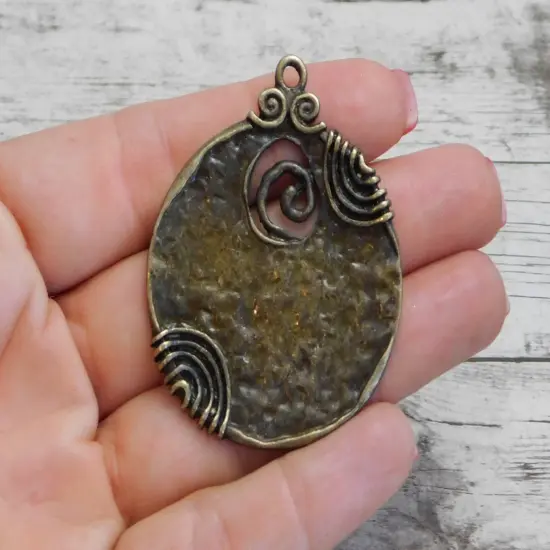52x45mm Antique Bronze Medallion Pendant - Qty 5 {6}
