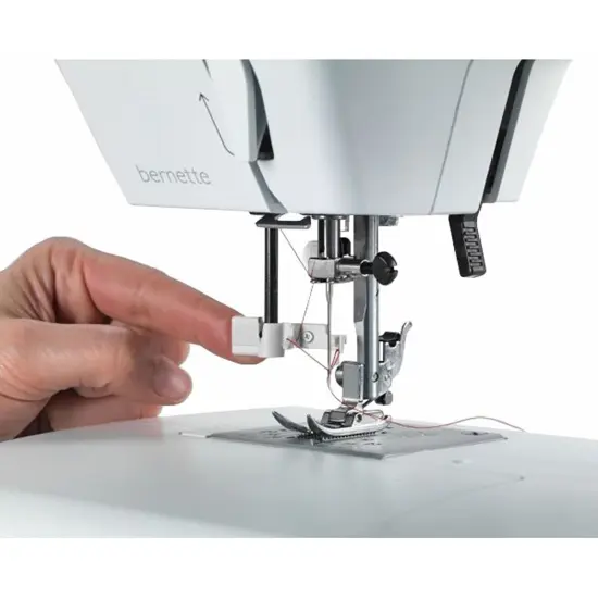 Bernette b33 Swiss Design Mechanical Sewing Machine {5}