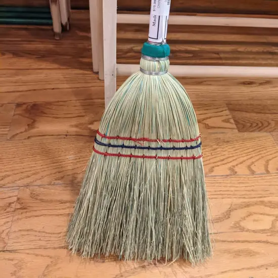 Lehman's Amish Made Barn Broom, Handmade of Corn Straw, Short 32 Inch Long {6}