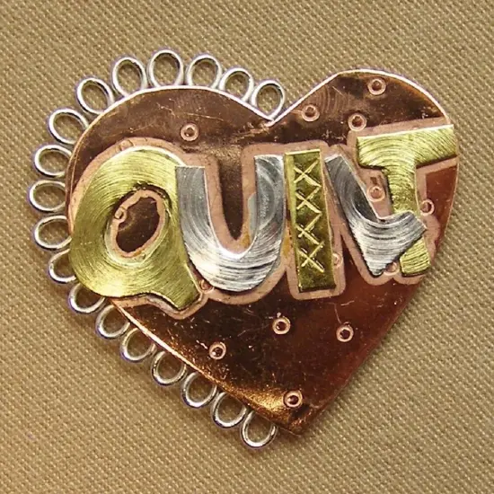 Puffin & Company Quilt Heart Needle Nanny Magnetic Needle Minder Holder, Brooch Multicolor {1}